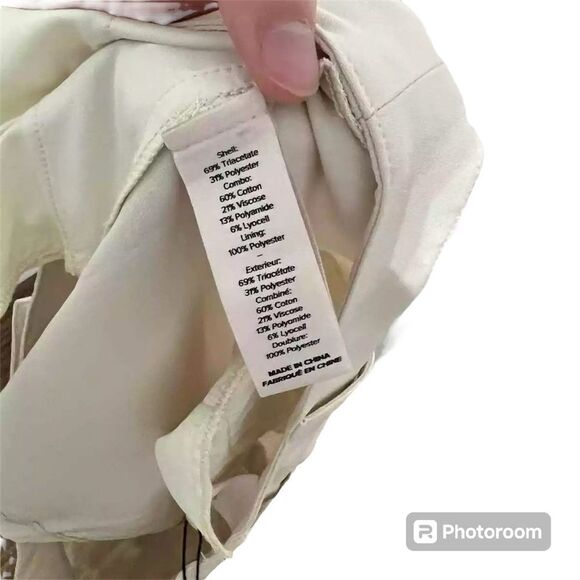 Cinq à Sept NWT Corinna Crochet Lace Shorts in Light Plaster size 14 - Picture 11 of 12